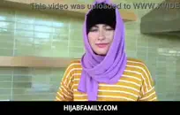 الساخنة في سن المراهقة سمراء مارس الجنس من قبل أبي خطوة.