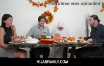 شابة سمراء ولها اللعنة الأحمق ضيق ونائب الرئيس داخل بلدها.