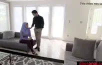 خيال الرجل العجوز القذر - سيدة كبيرة في السن مثيرة لها ثدي مزيف تحب خلع ملابسها وهزها في كل مكان بينما لديها ثقب في مهبلها مما يجعل قضيبك صلبًا. لقد حصلت على كس مثالي لجميع المنحرفين هناك.