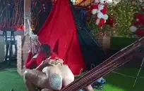 فتاتي وأنا مارس الجنس في المقعد الخلفي للسيارة كنا في وقت متأخر لول.