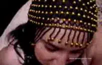 استمنى من قبل فتاتين أمام صديقها.