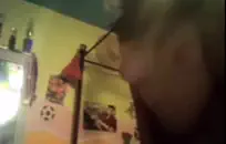 عاهرة سيئة تأخذ الحمار الداعر على العشب