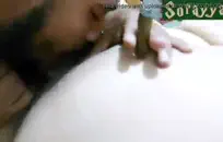 مارس الجنس شقراء الساخنة البريطانية فاتنة على السرير.