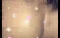 مراهقة يستمني على كاميرا ويب مع لعبتها الجديدة.