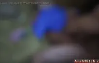 يتم قصف سوزو في فوضى كريمية من قبل مدربها الذي يدق عصاه في عمق بوسها الضيق.