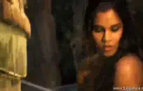 في سن المراهقة قرنية يستمني بينما الآباء في المنزل.