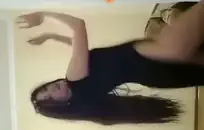 لطيف سمراء في سن المراهقة يحصل الخام مارس الجنس من قبل ديك كبيرة رجل عجوز.