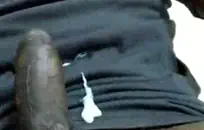 اشتعلت صديقي وهو يشاهد الأفلام الإباحية عندما امتصته.