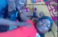 لطيف الآسيوية في سن المراهقة تمتص والملاعين لها صديقها.